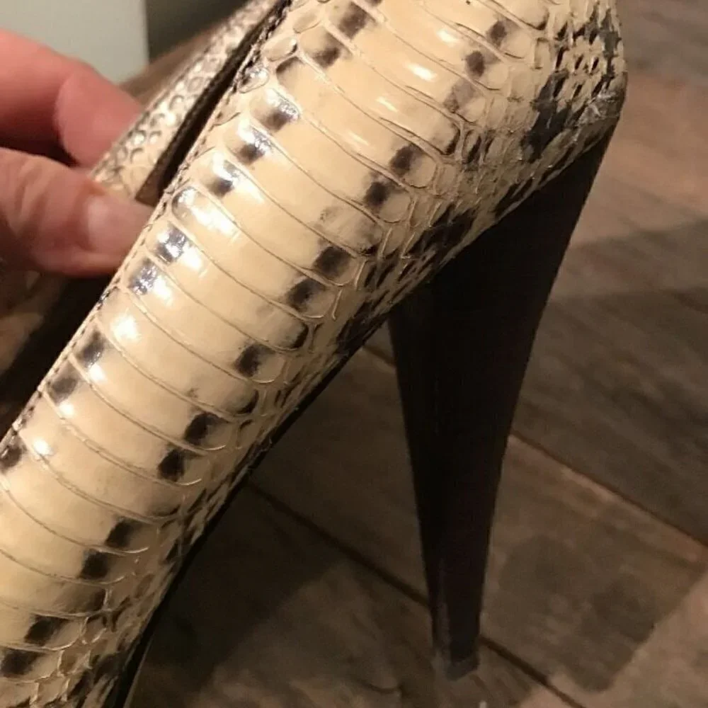 Aldo Sz 38 Beige Gray Snakeskin Peep Toe Pumps